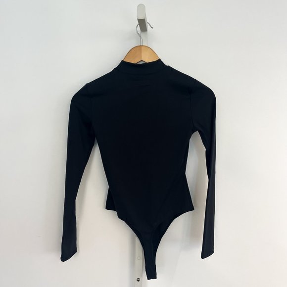 Gue88 Rising  Bodysuit in Black + Autographed Poster - Picture 3 of 3